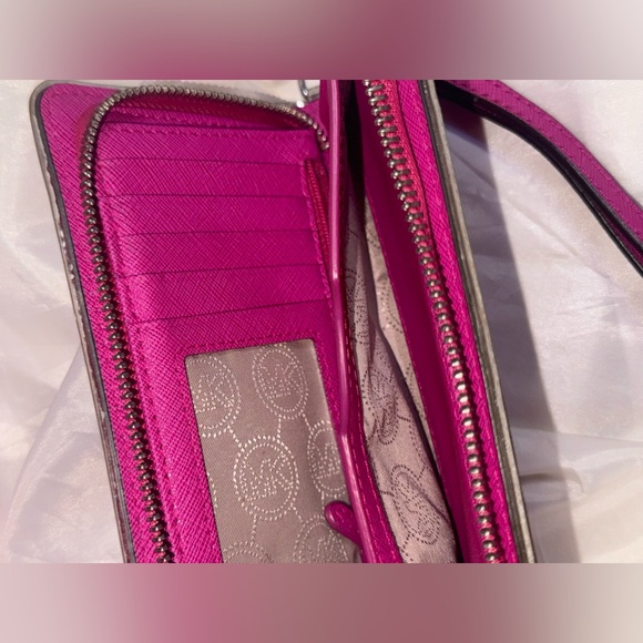 LOWSTART Michael Kors crossbody bag & phone wallet - Picture 9 of 12